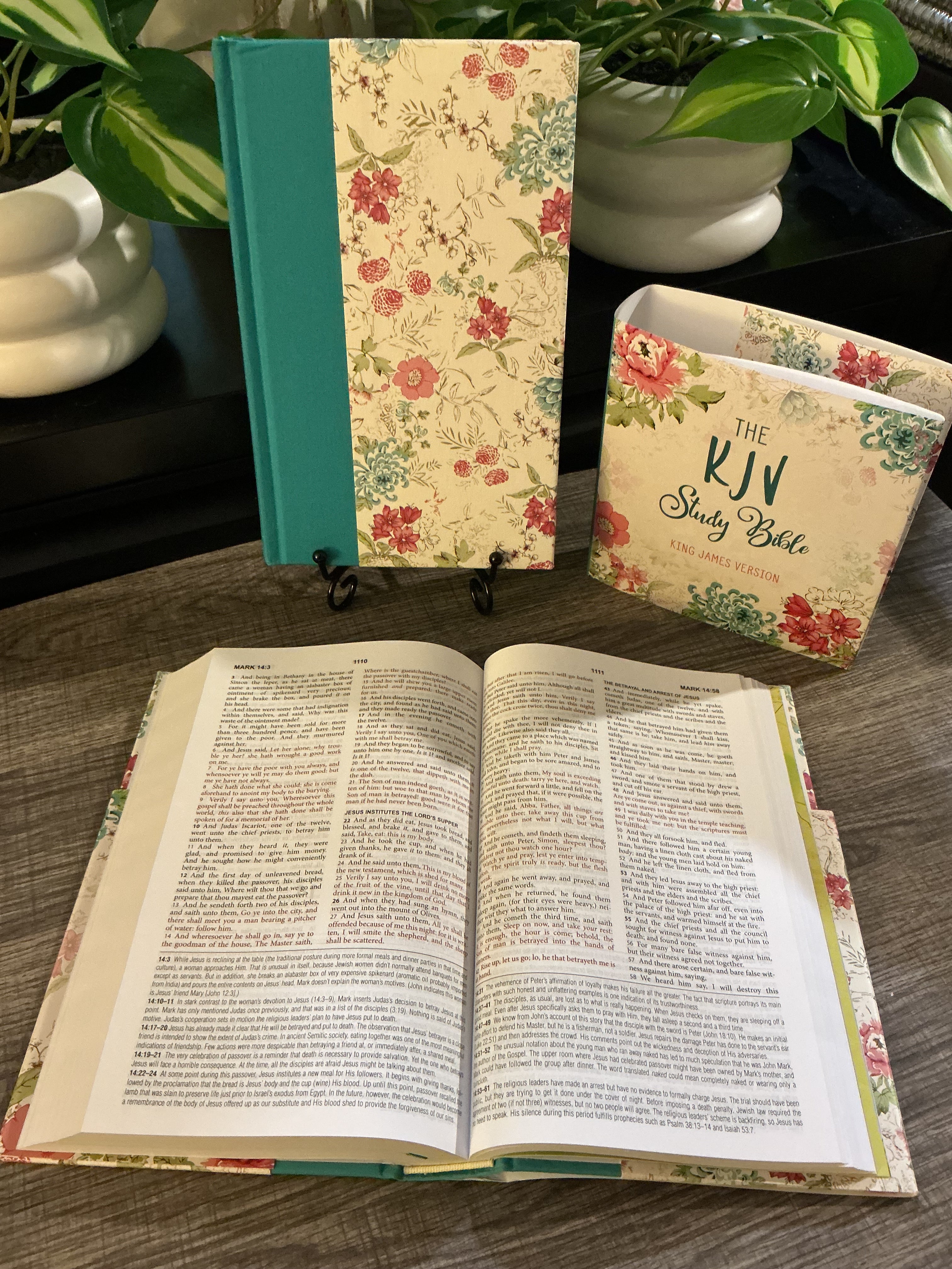 KJV Study Bible for Women – Wildflower Bouquet Edition